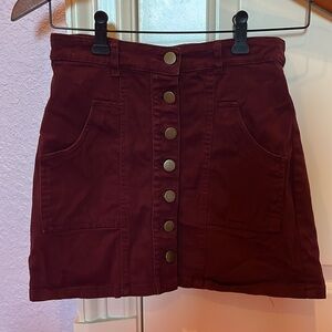 Altar’s state maroon skirt